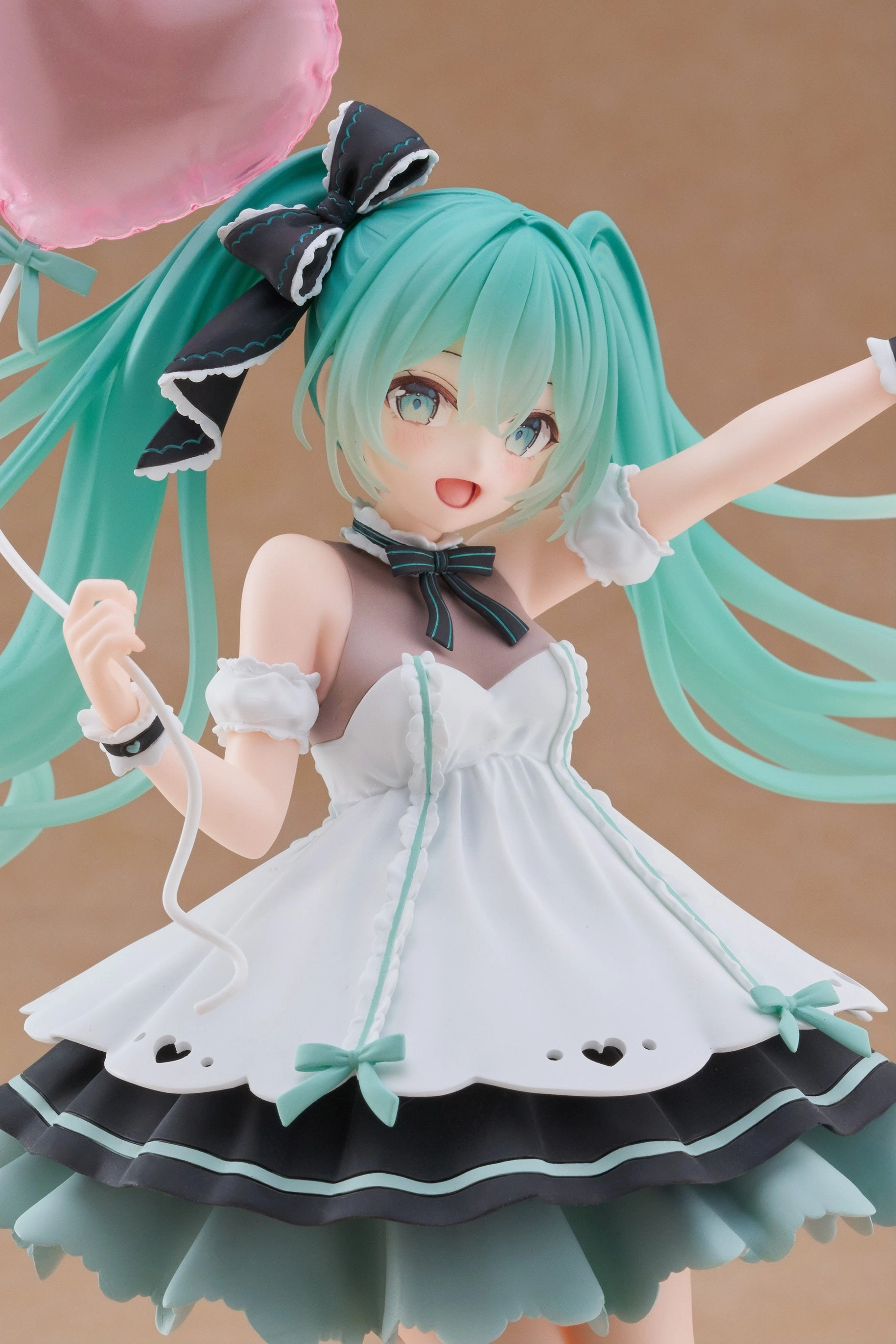 Modern Collectible Winter Decoration AMP  Figure HATSUNE MIKU Birthday 2025 (Party Ver)