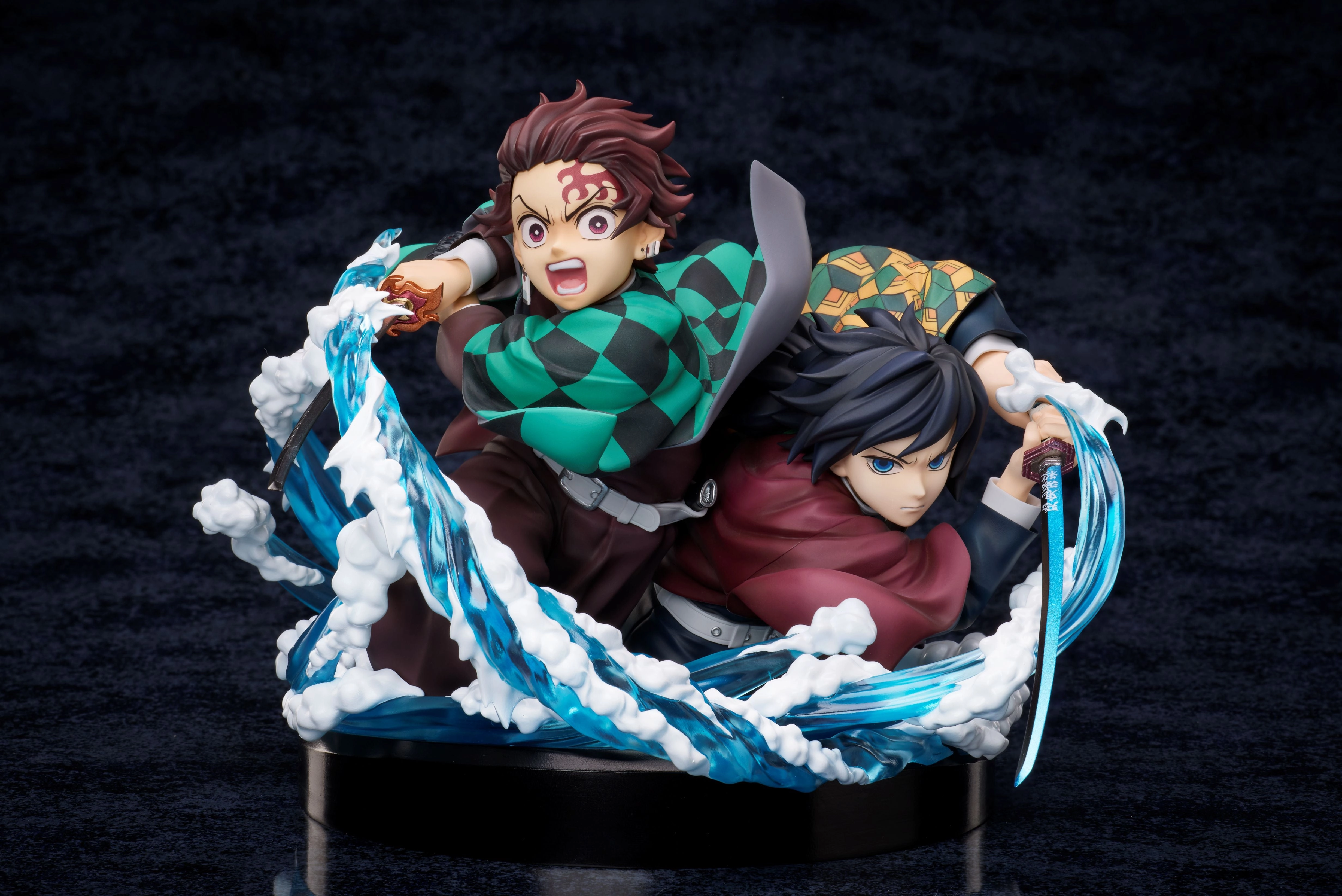 Demon Slayer: Kimetsu no Yaiba Tanjiro & Giyuu non-scale figure Transforming Toy