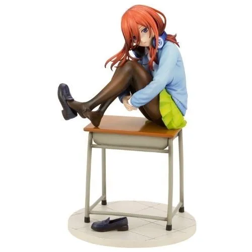 Character Collection Miniature Figure The Quintessential Quintuplets Miku Nakano 1/8 Complete Figure